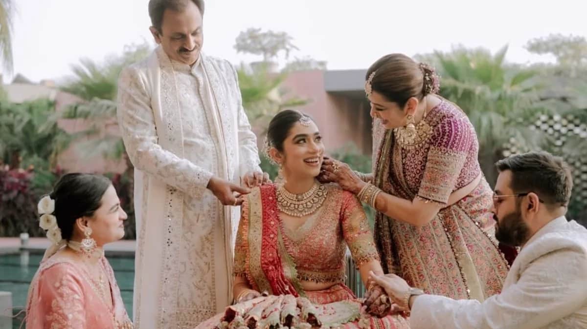 Vee Studio — Wedding Photographer in Andheri West, Mumbai, Cosmic Wedding verified partner
